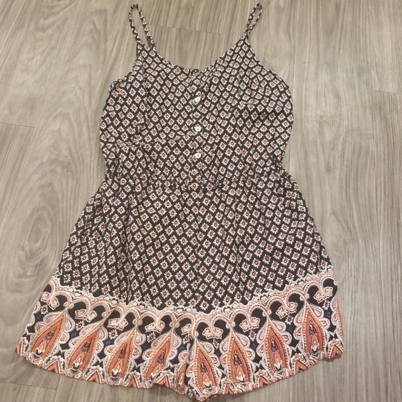 Patterned Romper - Picture 1 of 2